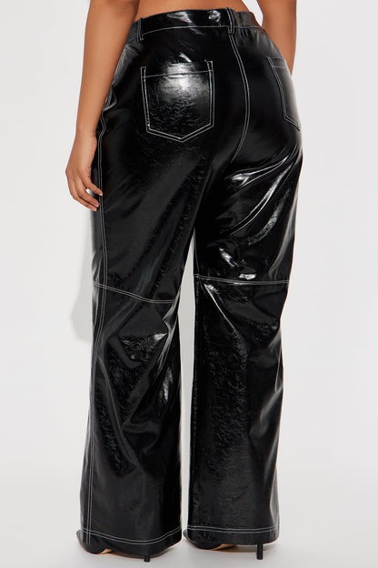 Crushing On You Low Rise Faux Leather Straight Leg Pant 33 - Black