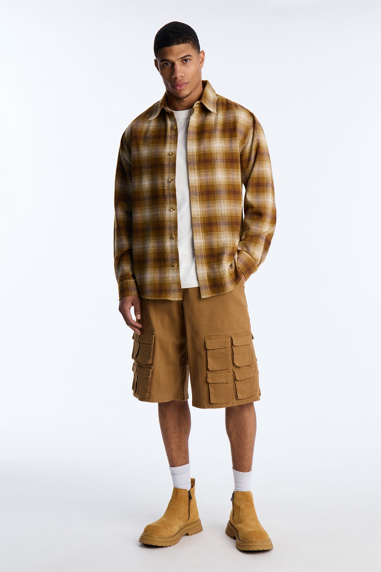 Bedford Utility Short - Tan