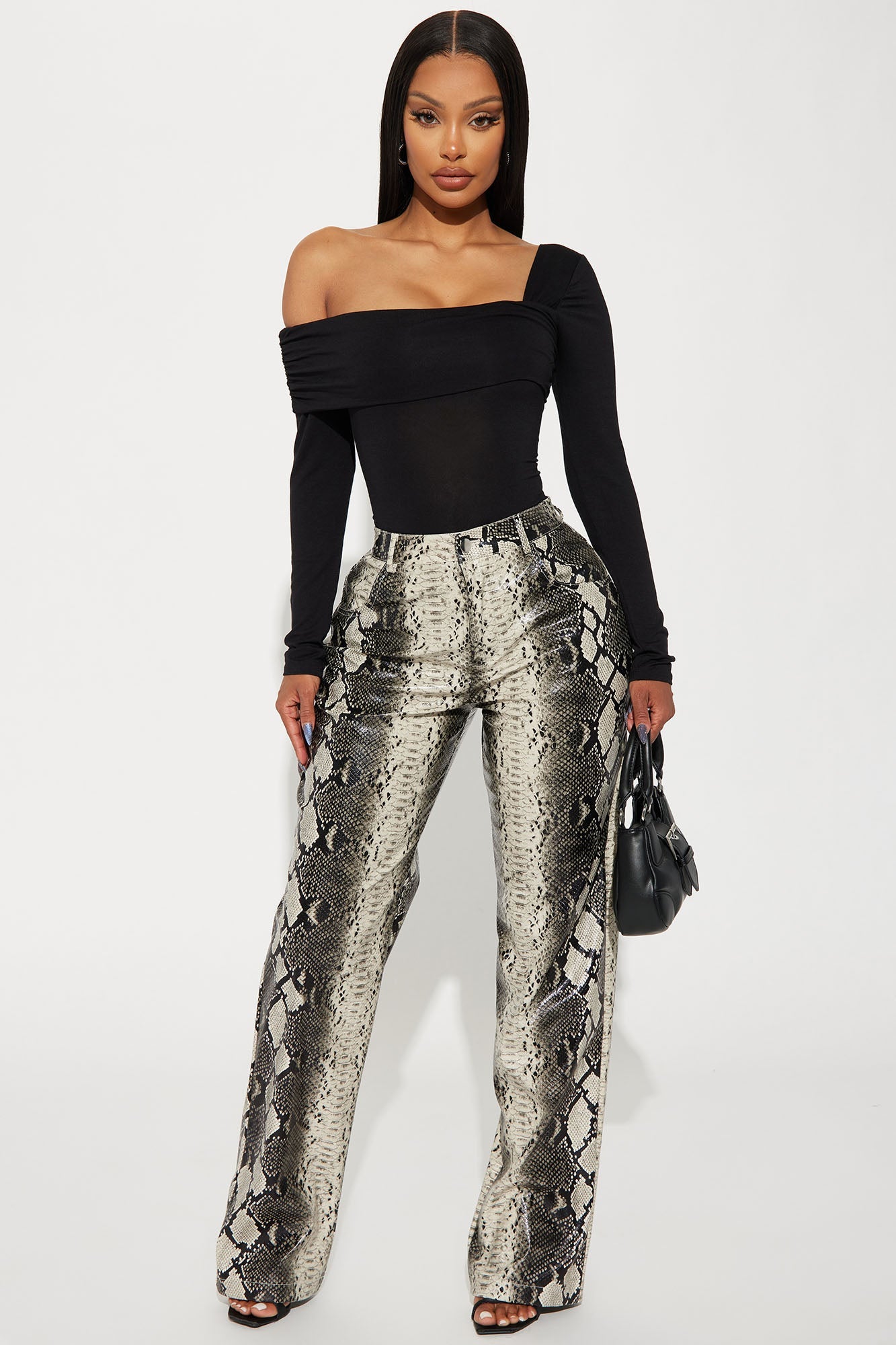 Gia One Shoulder Bodysuit - Black