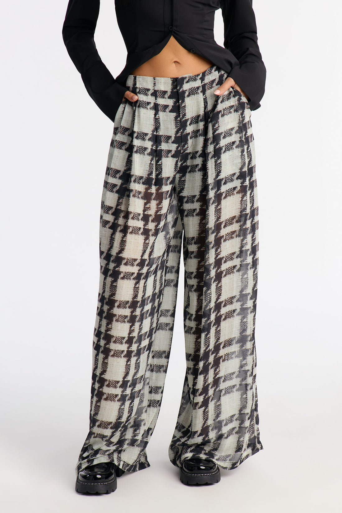 Zella Houndstooth Chiffon Wide Leg Pant - Black/combo