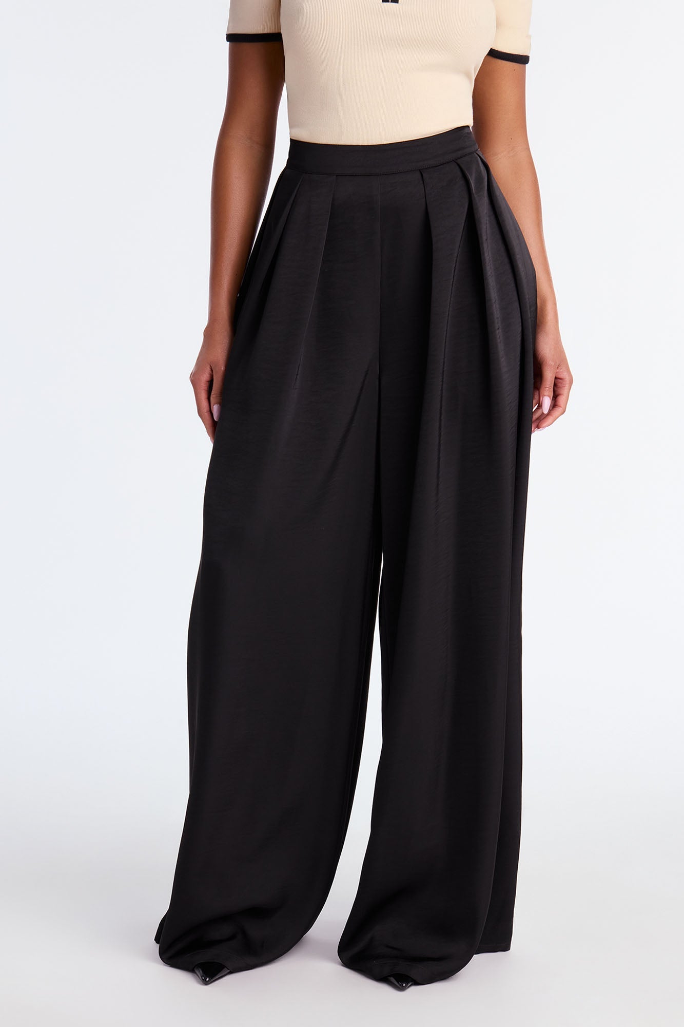 Seasoned Professional Satin Wide Leg Pant 32″ - Black