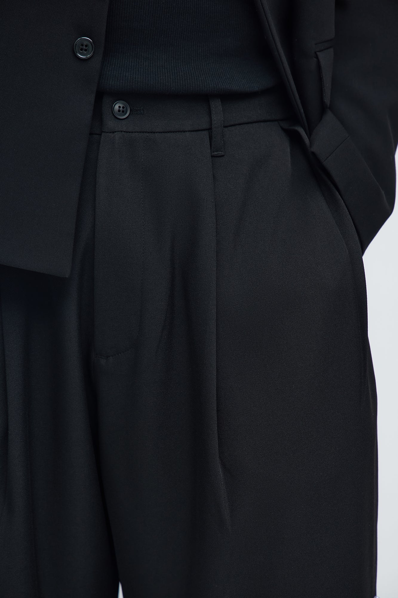 Wide Leg Double Pleated Pearl Waterfall Short - Black