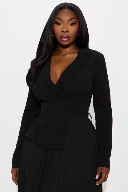 Valli Collar Pleated Midi Dress - Black