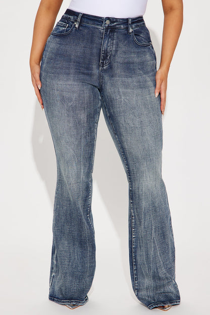 Tall Instant BBL Padded Stretch Sculpting Flare Jeans - Medium Wash