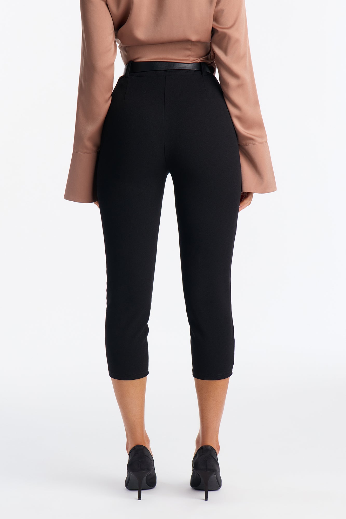 Under One Condition Crepe Capri Pant - Black