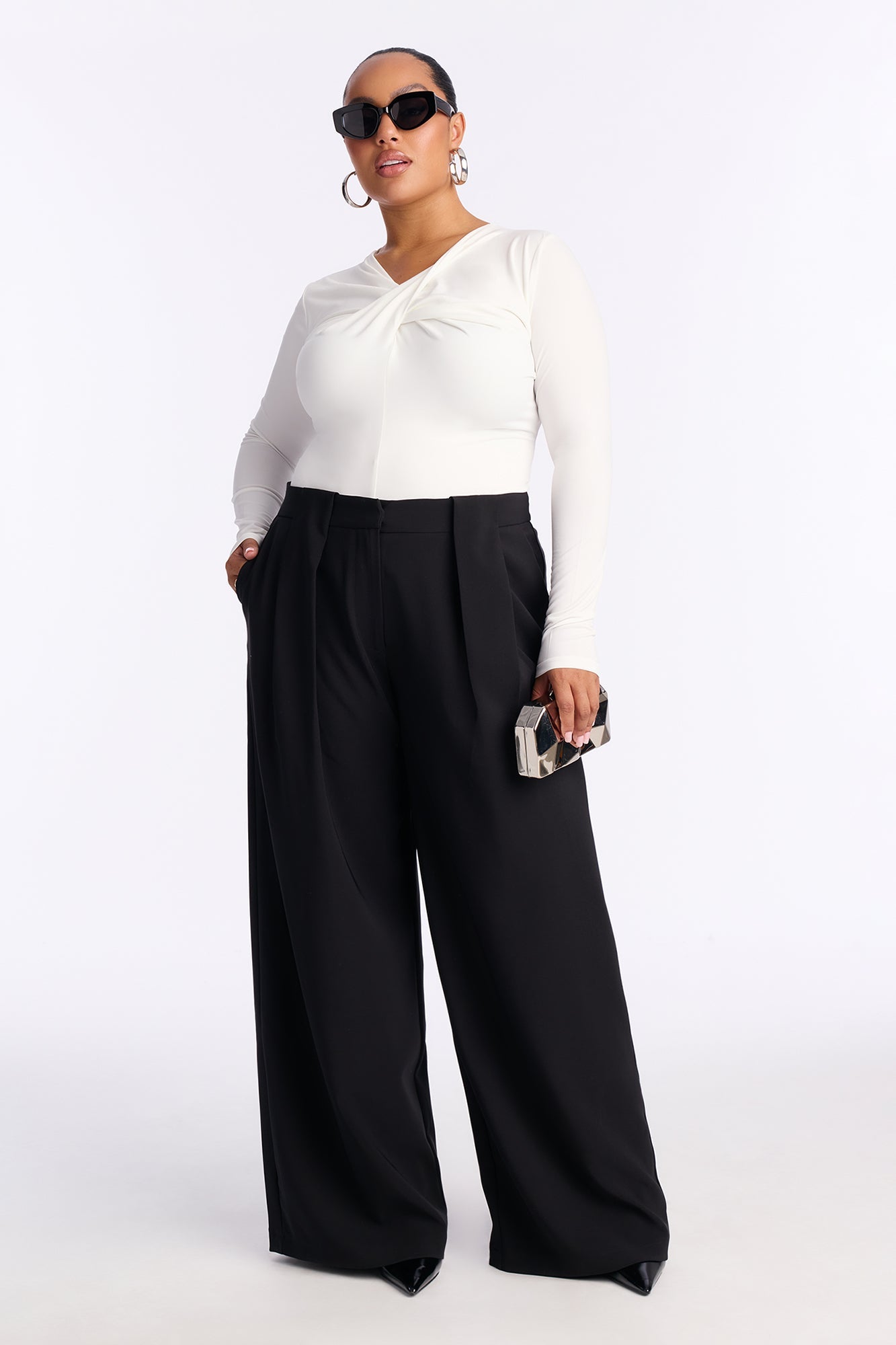 Read The Room Pleated Wide Leg Trousers 33″ - Black