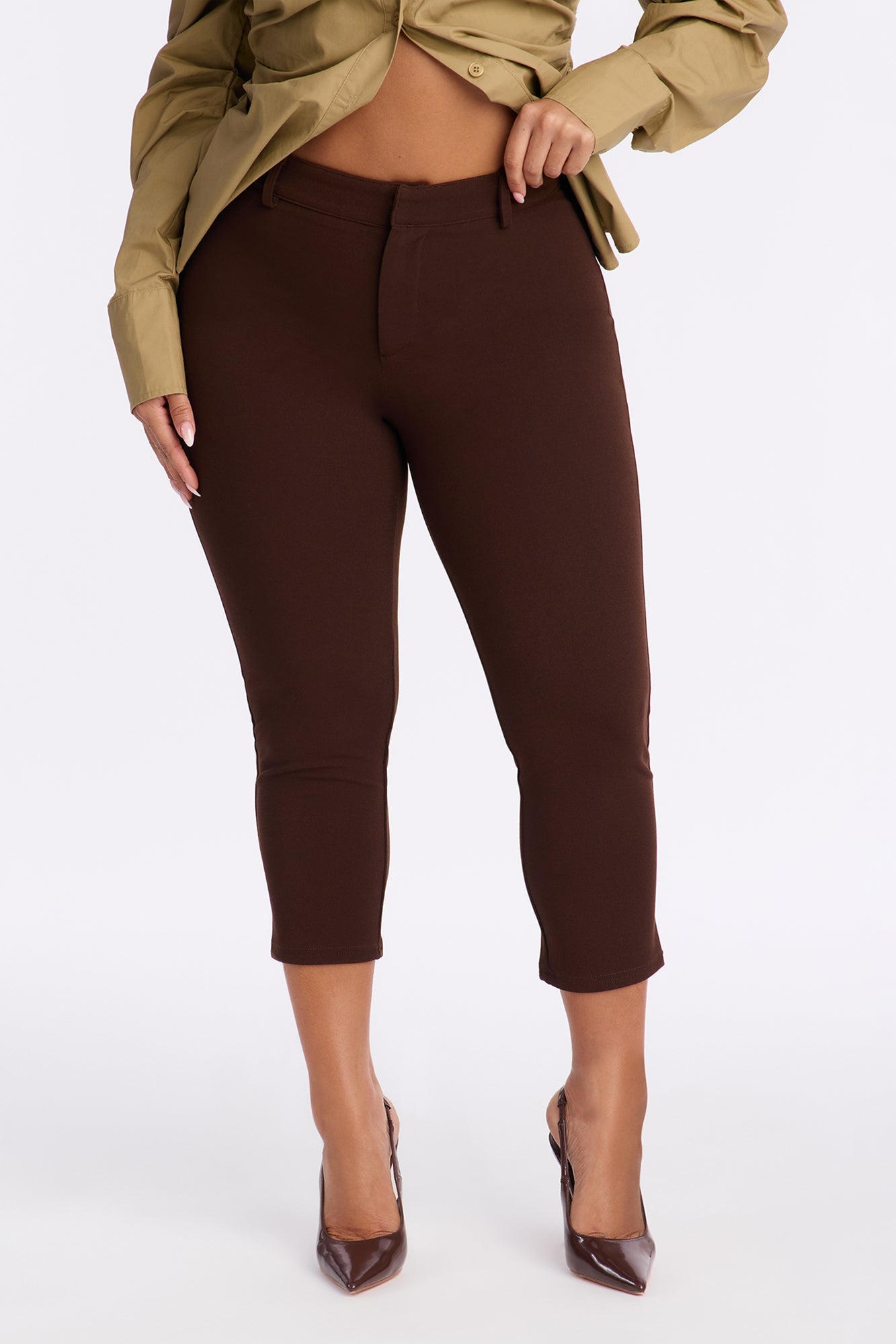 Under One Condition Crepe Capri Pant - Chocolate