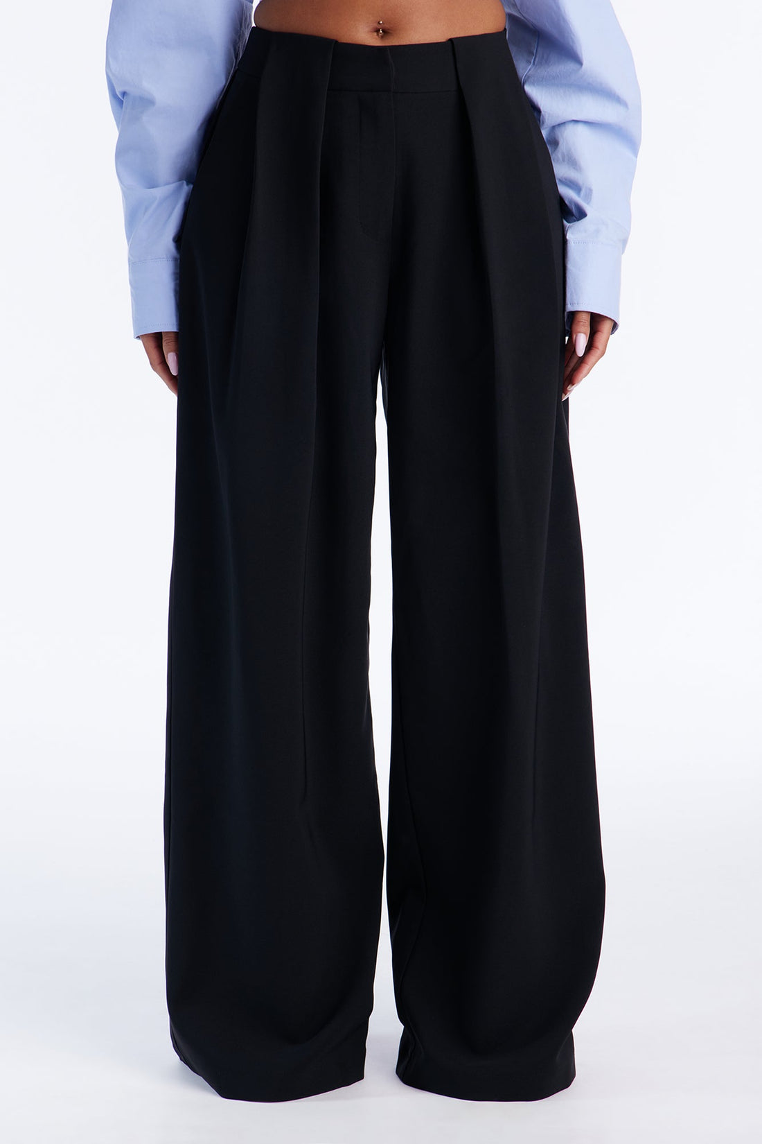 Read The Room Pleated Wide Leg Trousers 33″ - Black