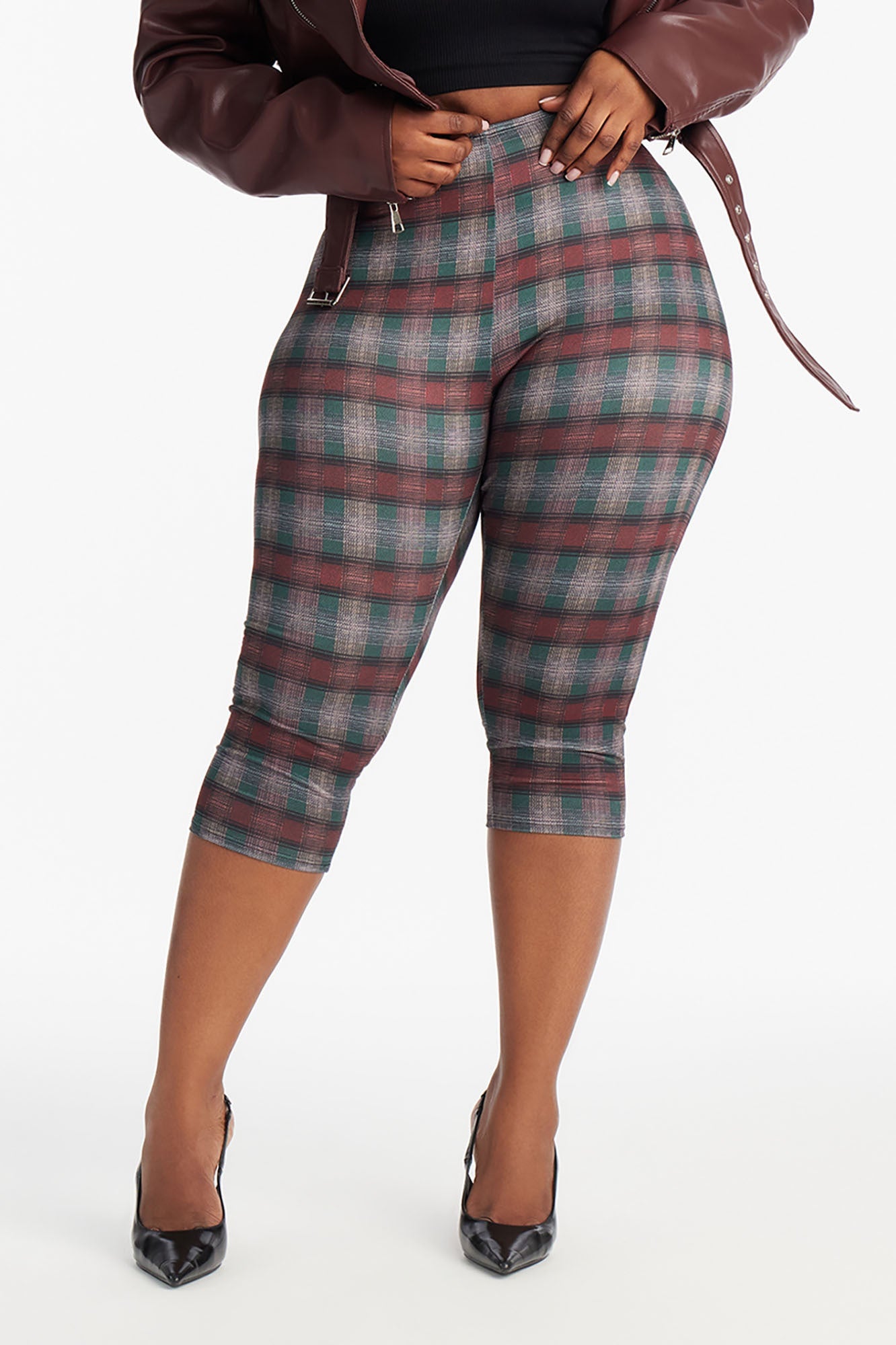 Rosalee Mid Rise Plaid Capri Legging 19″ - Burgundy/combo