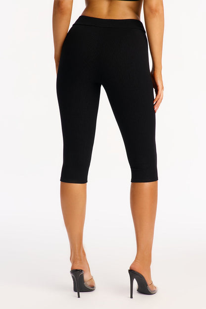 Nika Snatched Capri Leggings - Black