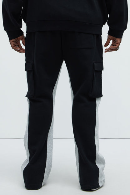 Tyson Flared Cargo Sweatpants - Black
