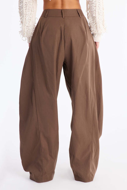 Reese Mid Rise Barrel Leg Pant 31″ - Chocolate
