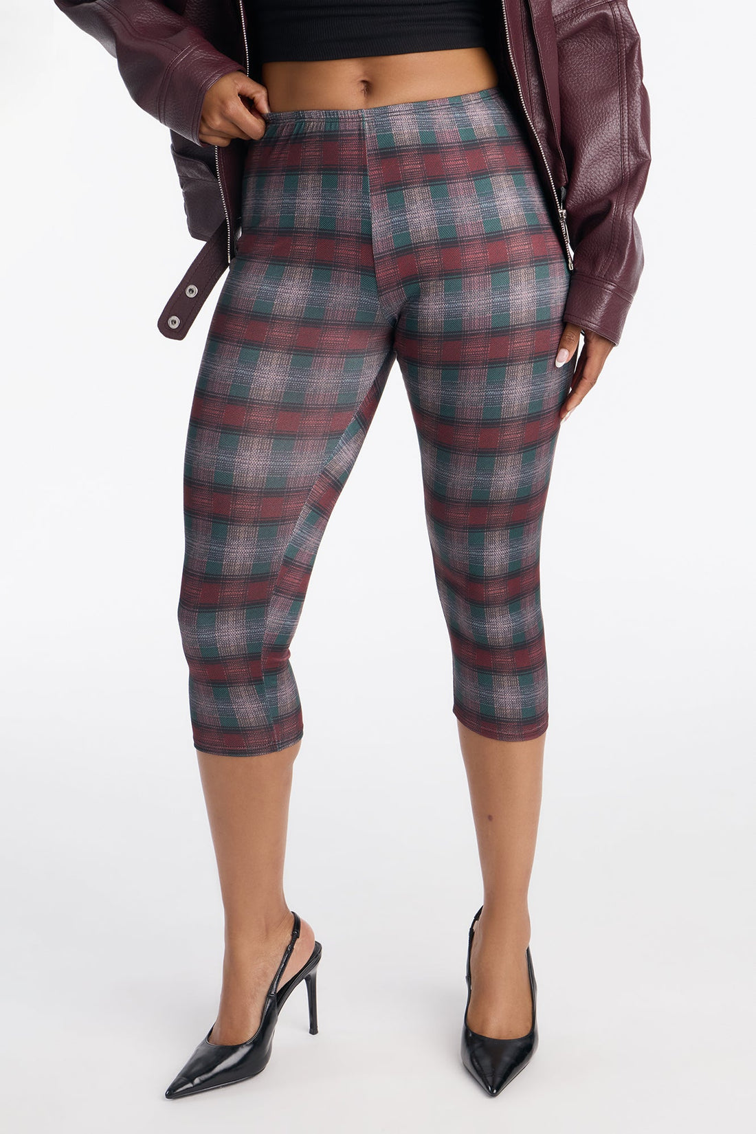 Rosalee Mid Rise Plaid Capri Legging 19″ - Burgundy/combo