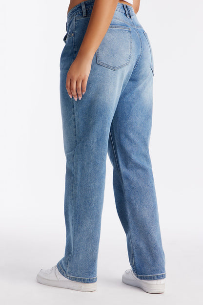 Everyday Favorite Stretch Straight Leg Jeans - Medium Wash