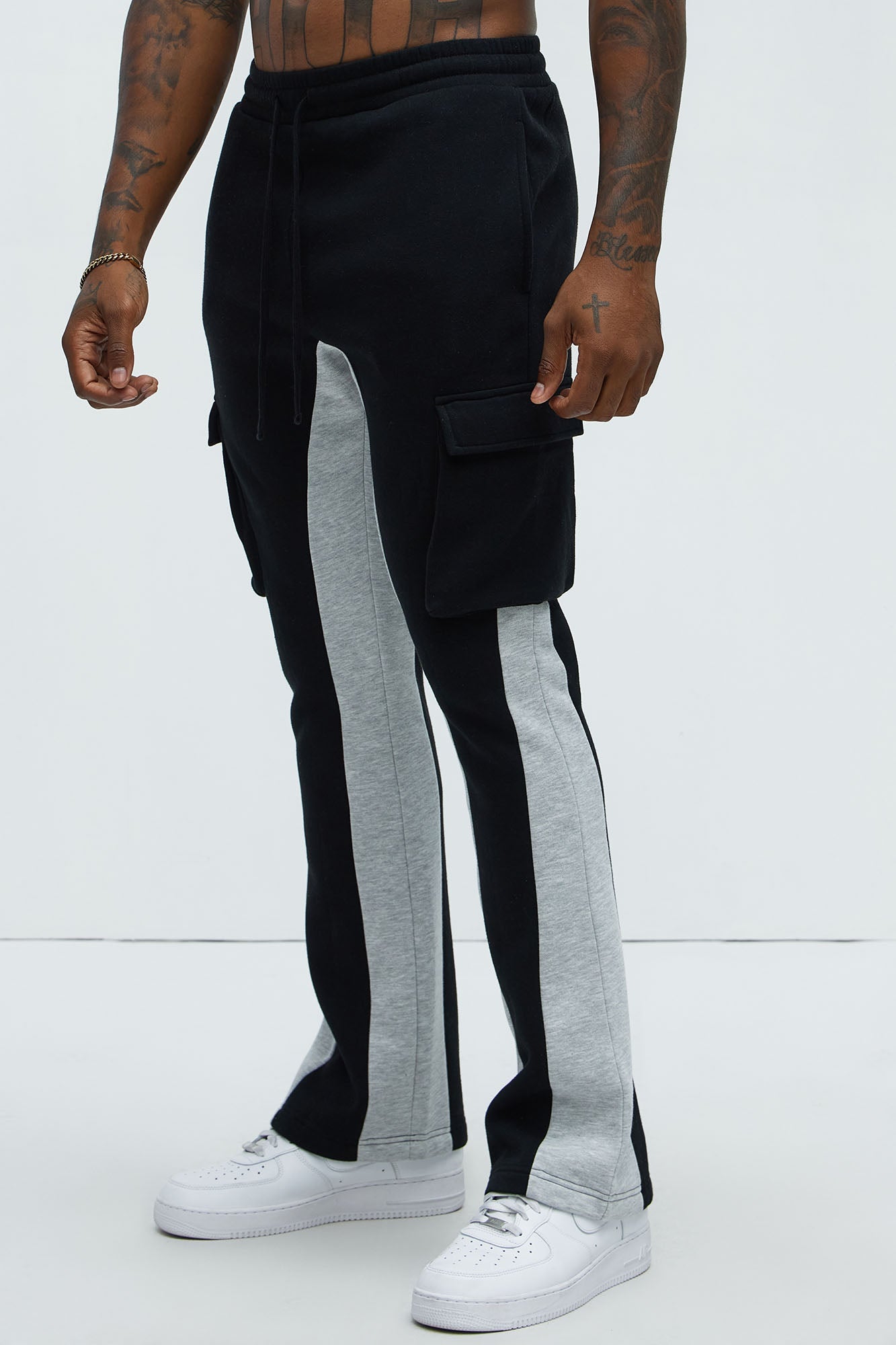 Tyson Flared Cargo Sweatpants - Black