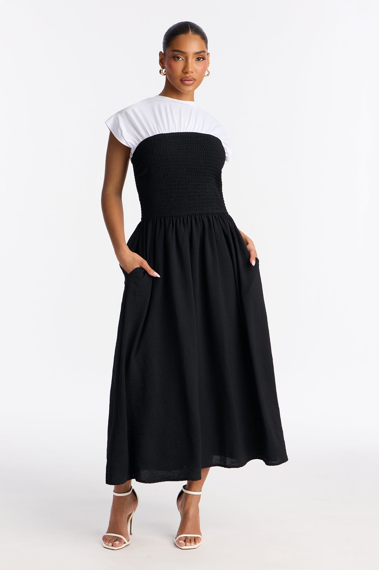 Elara Cinched Waist Midi Dress - Black/White