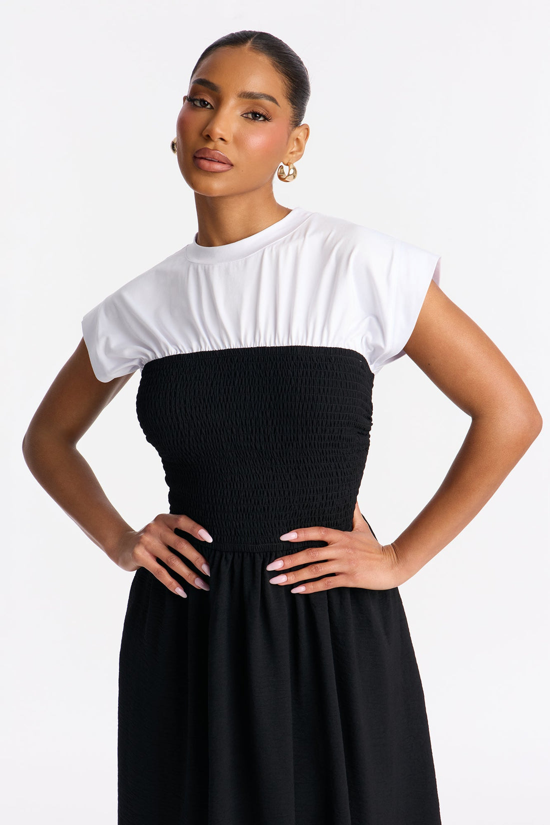 Elara Cinched Waist Midi Dress - Black/White