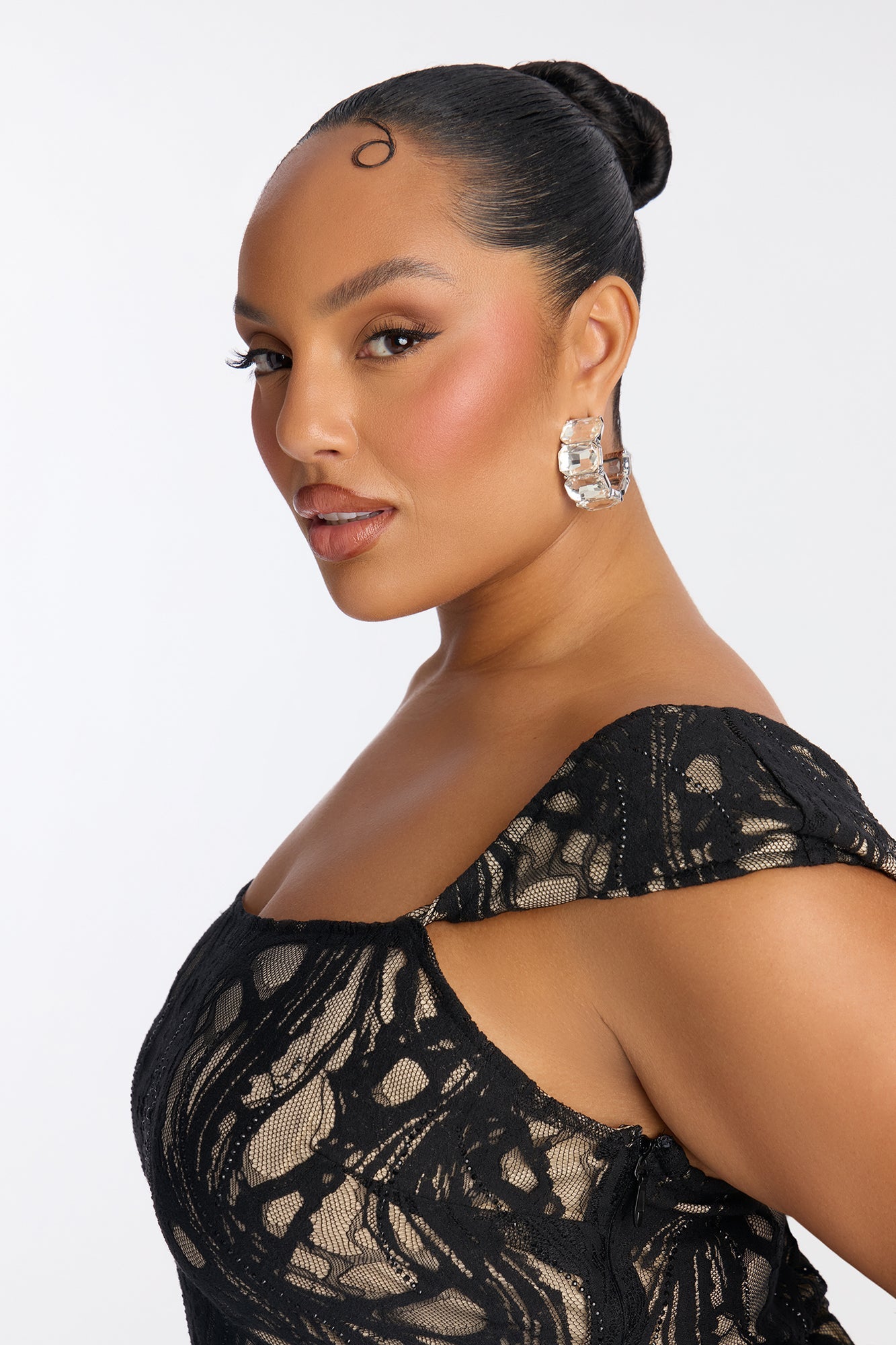 Zuri Embellished Lace Midi Dress - Black