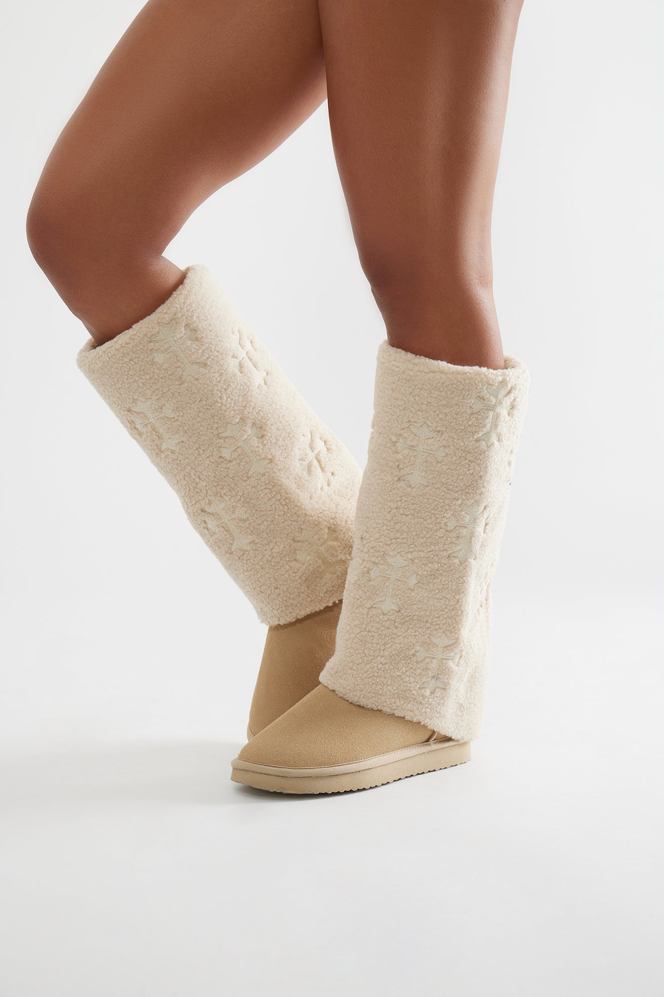 Thorne Sherpa Boots - Beige