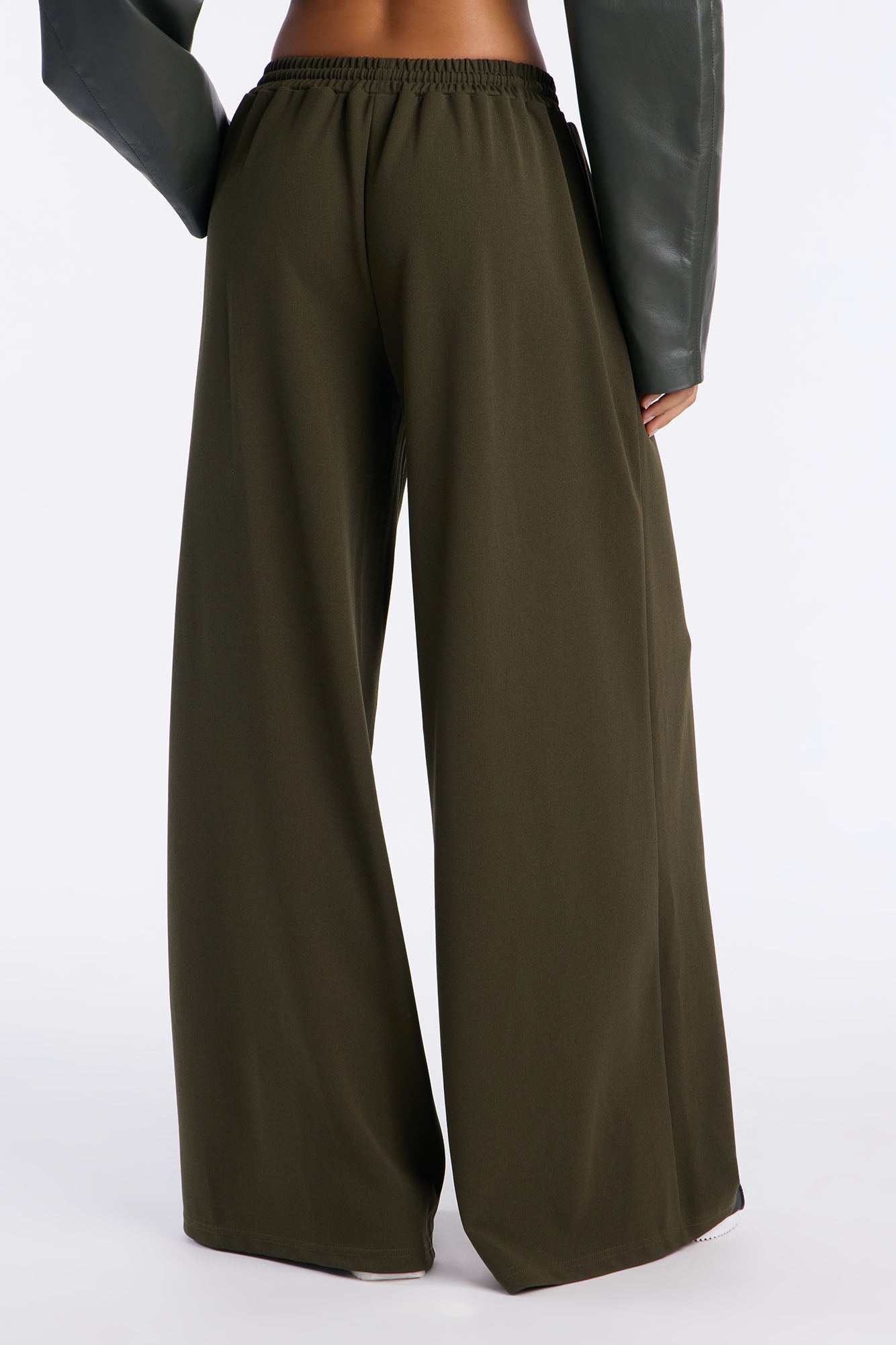 Undecided Path Crepe Woven Wide Leg Pant 33 - Olive