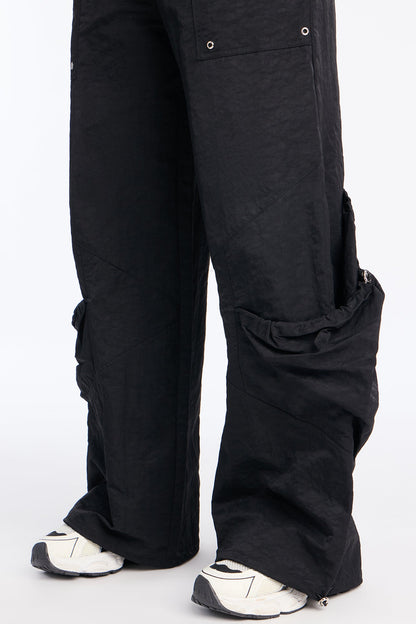 Mara Windbreaker Cargo Jogger Pant 31″ - Black