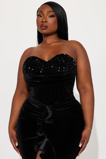 Naomi Velvet Maxi Dress - Black