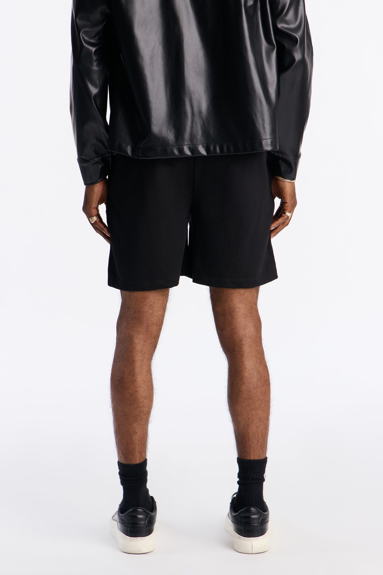 Low Light Sweatshorts - Black
