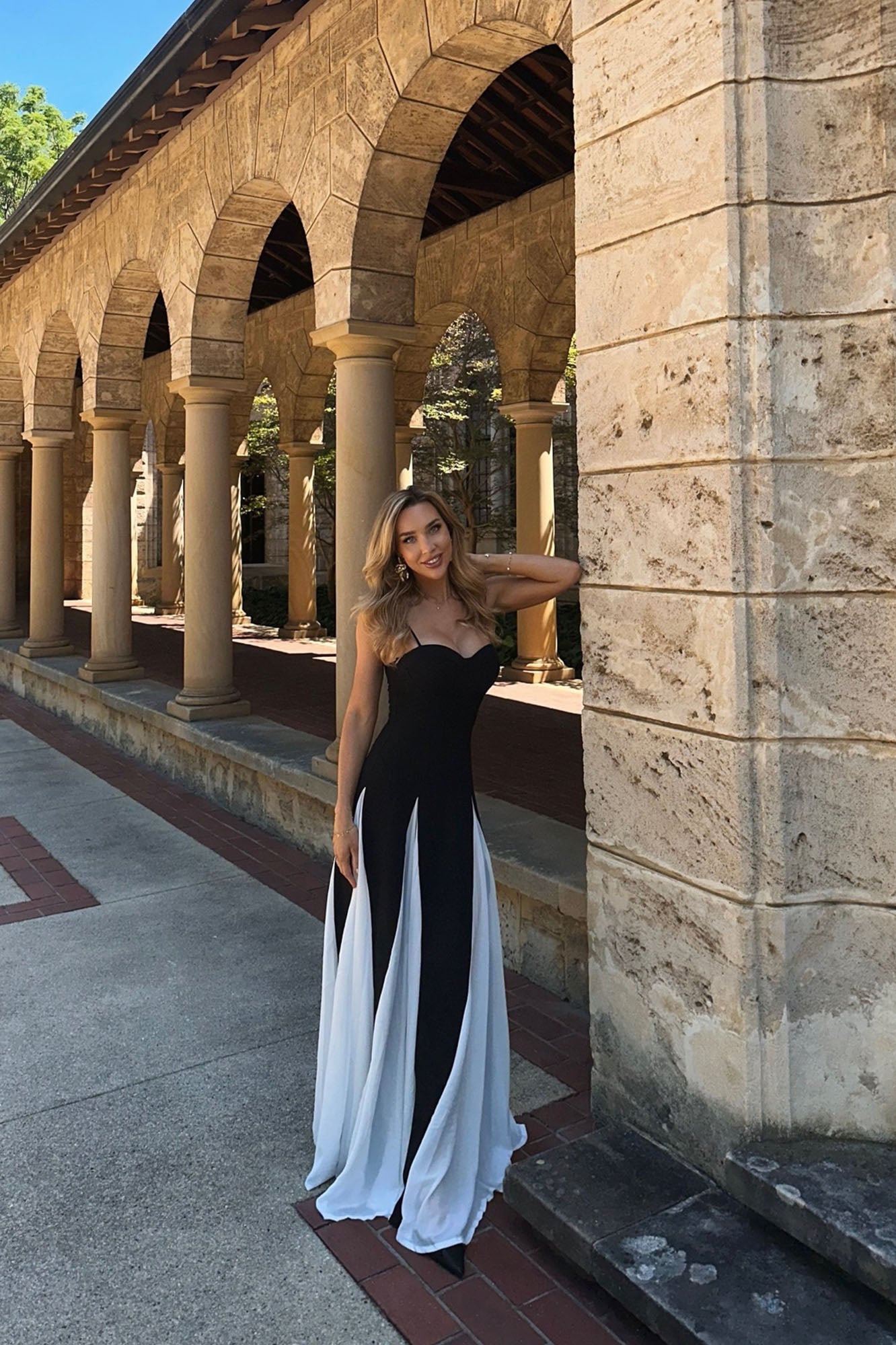 Molly Contrast Maxi Dress - Black/White