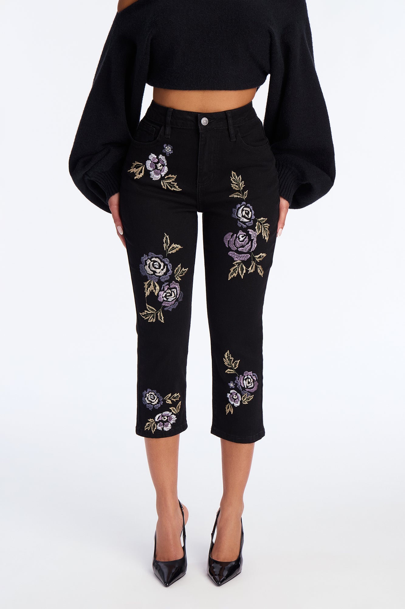 Plucking Petals Embroidered Skinny Capri Jeans - Black
