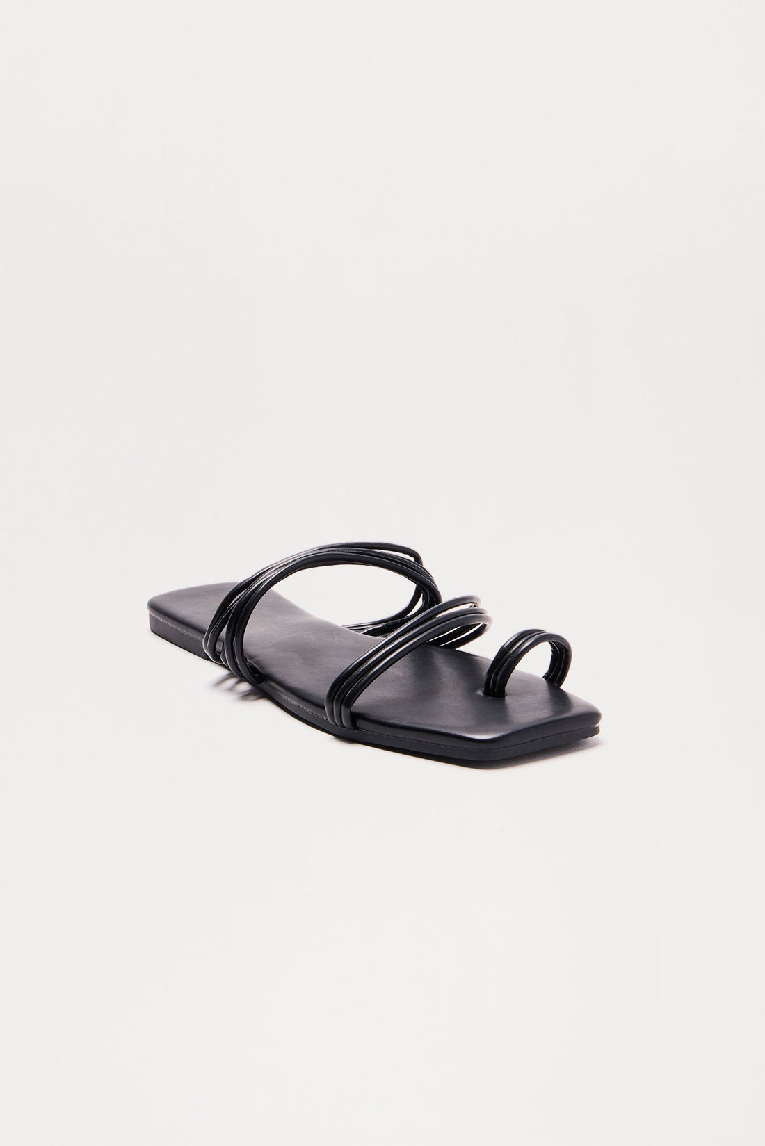 Lou Toe Ring Sandals - Black