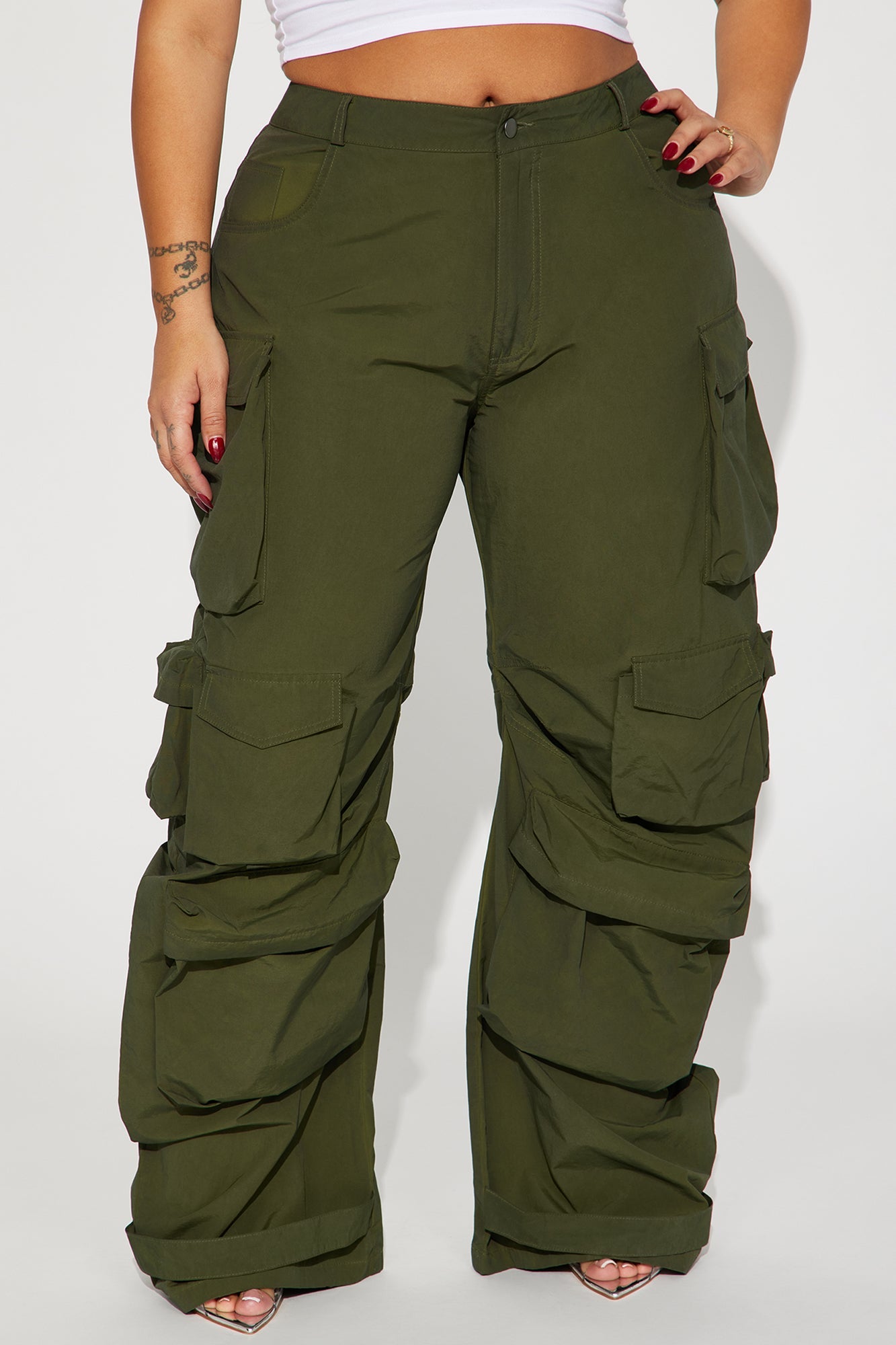 Talk It Up Oversized Distressed Washed Cargo Pant - Olive