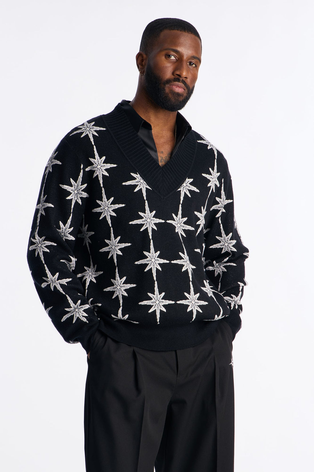 Relaxed Elevated V Neck Bright Etoile Sweater - Black