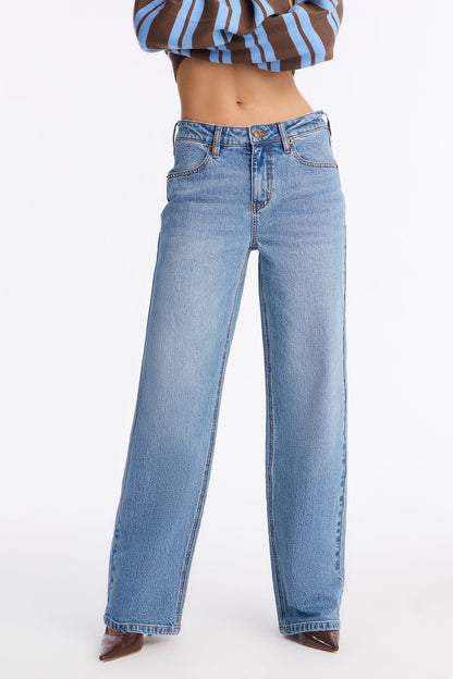 Sweetheart Stretch Straight Leg Jeans - Medium Wash