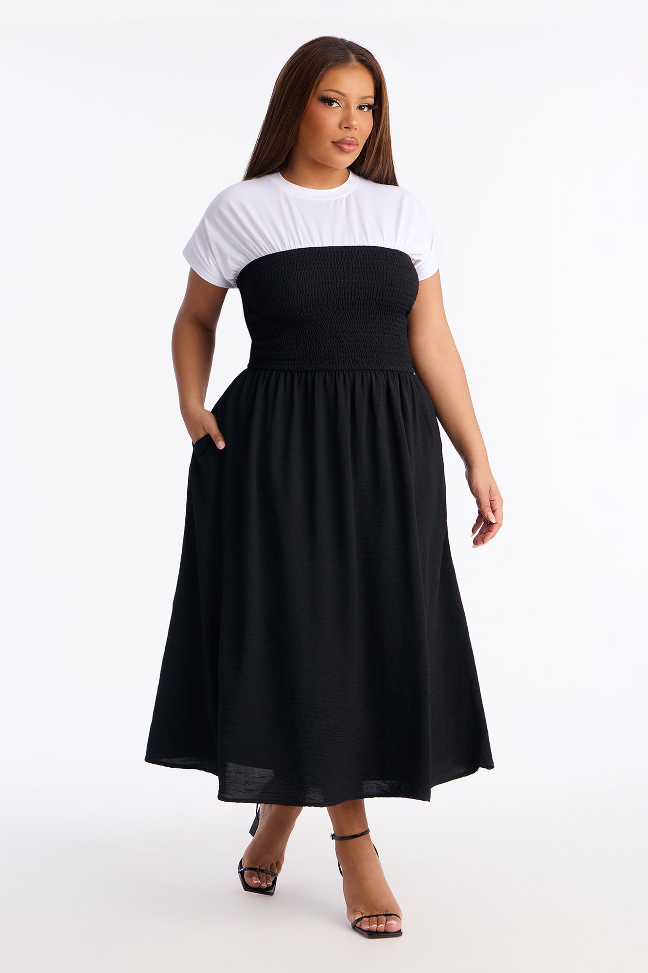 Elara Cinched Waist Midi Dress - Black/White