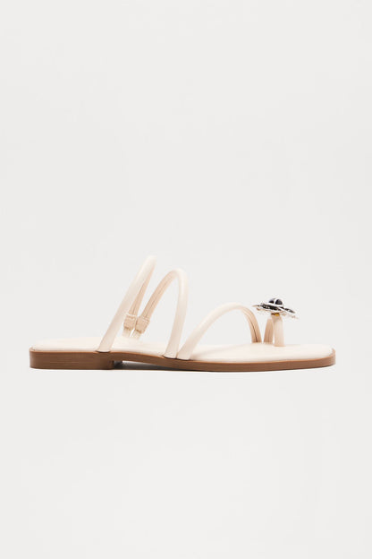 Camilo Flower Sandals - Ivory