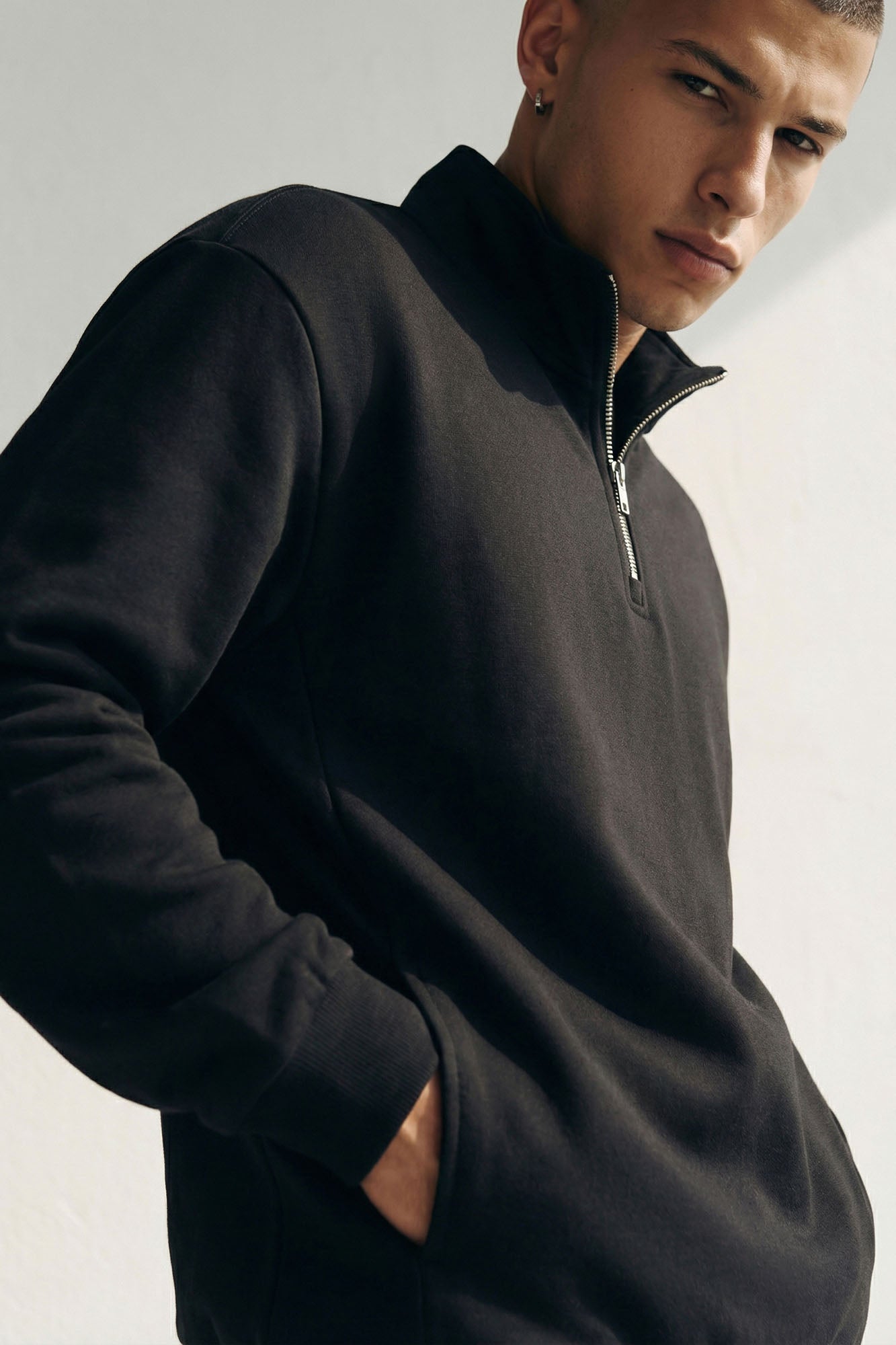 Tyson Quarter Zip Sweatshirt - Black
