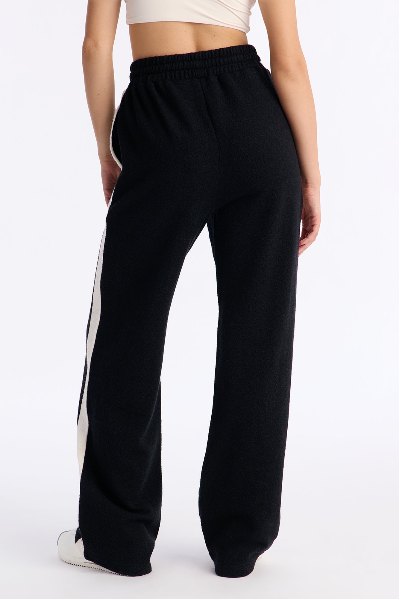 Sammy Knitwear Wide Leg Pant 32″ - Black/combo