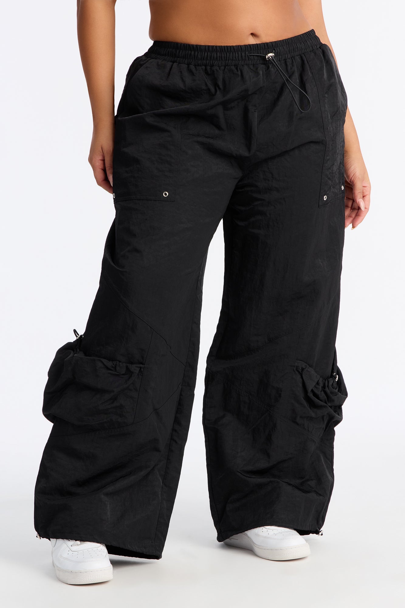 Mara Windbreaker Cargo Jogger Pant 31″ - Black