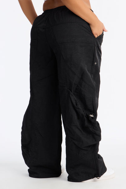 Mara Windbreaker Cargo Jogger Pant 31″ - Black