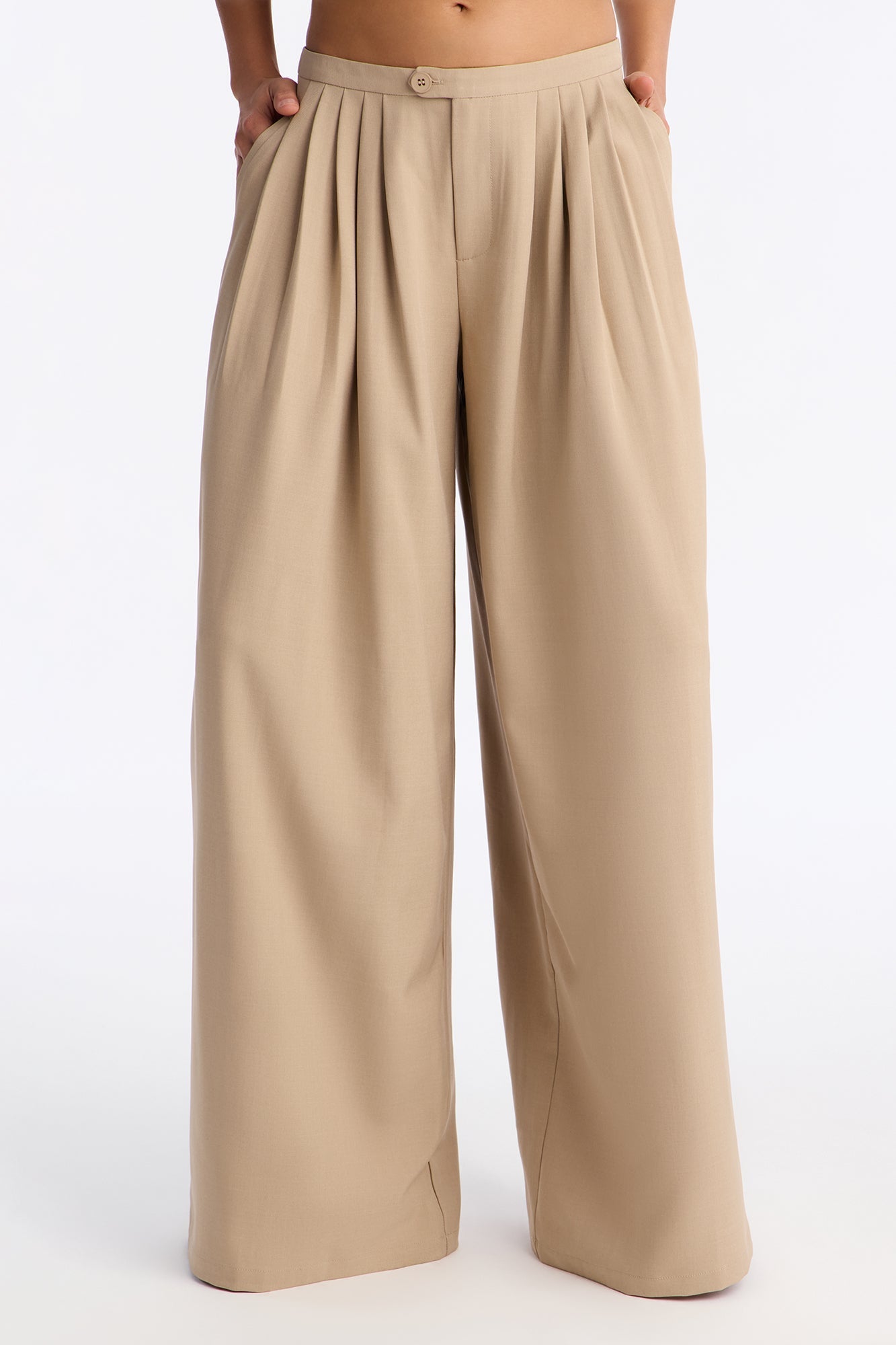 Power Moves Daily Pleated Low Rise Trouser 33″ - Khaki