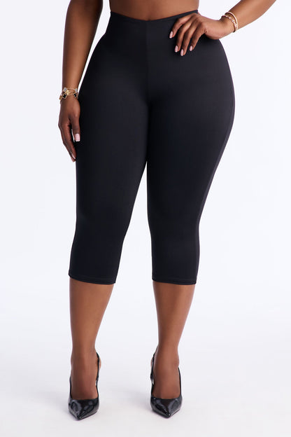 Contour Double Lined Capri Pant - Black