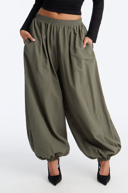 Serafina Windbreaker Low Rise Jogger Pant 28″ - Olive