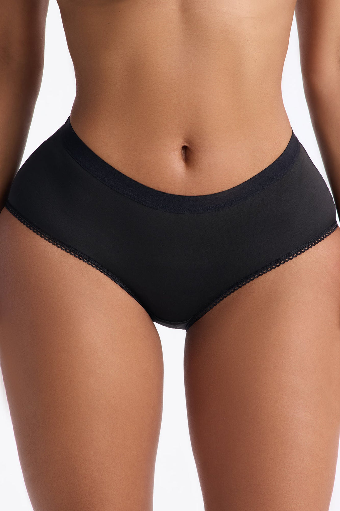Black Queen Boyshort - Black/White
