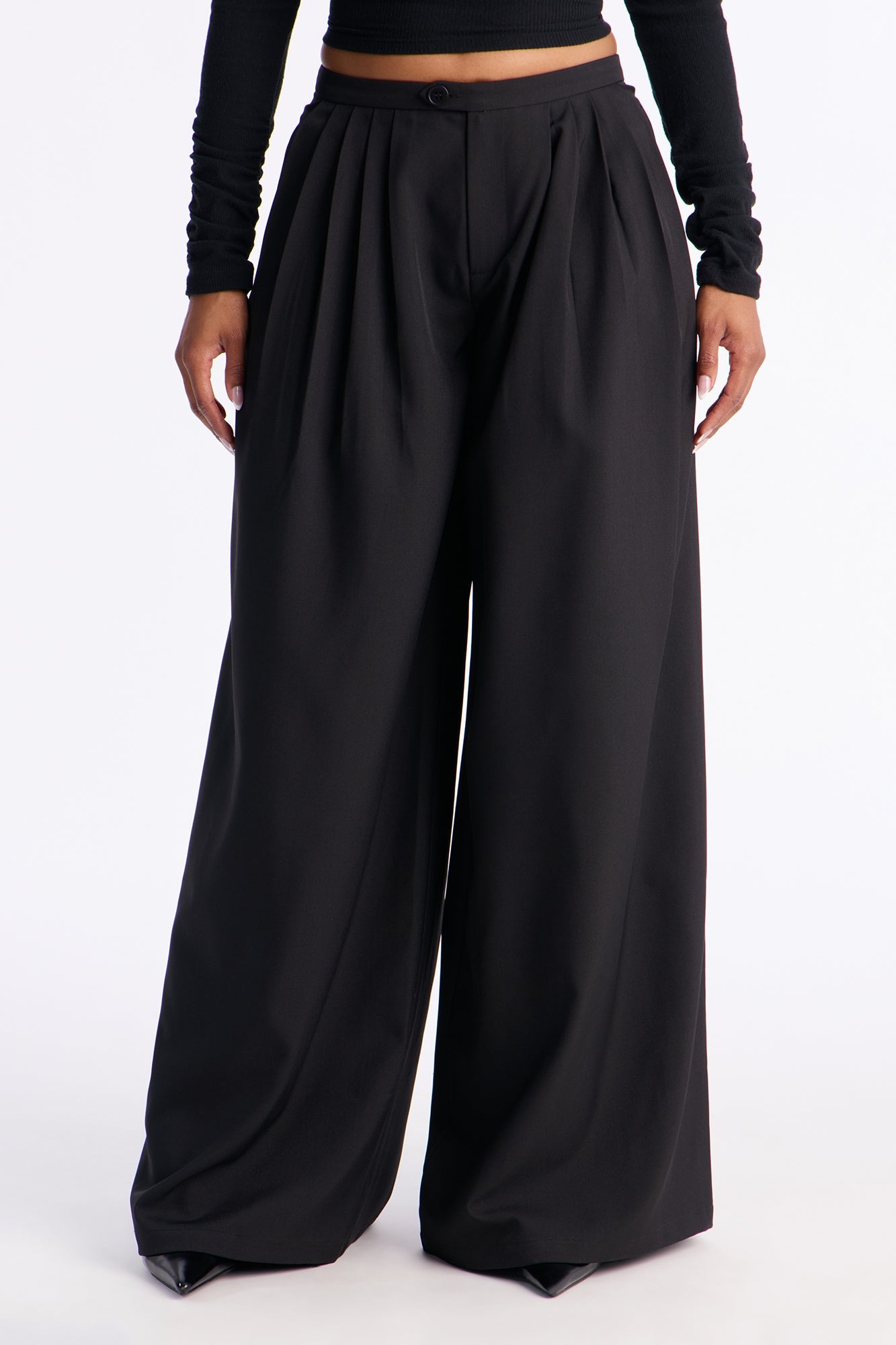 Power Moves Daily Pleated Low Rise Trouser 33″ - Black
