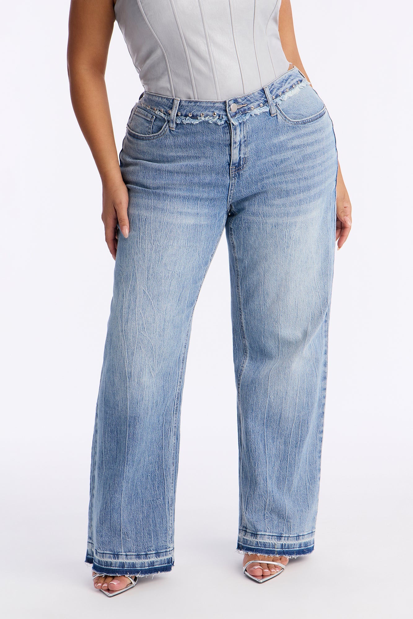 Fly Away Butterfly Jeans - Light Wash