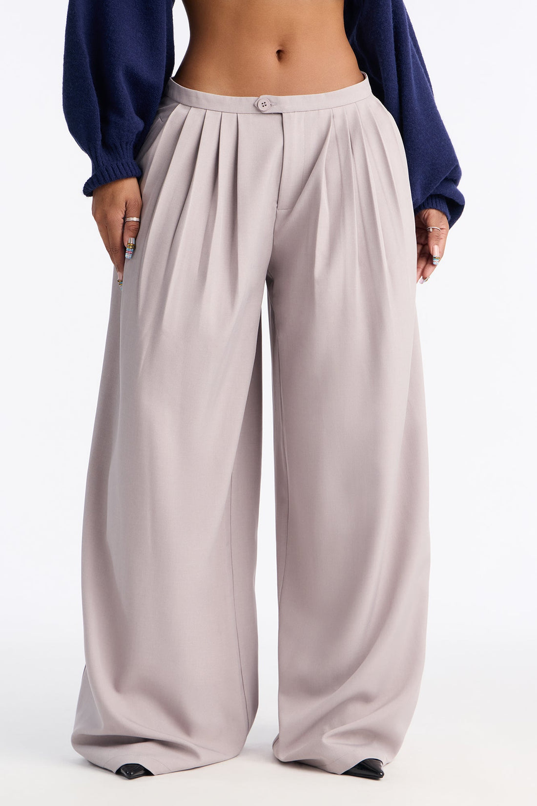 Power Moves Daily Pleated Low Rise Trouser 33″ - Grey