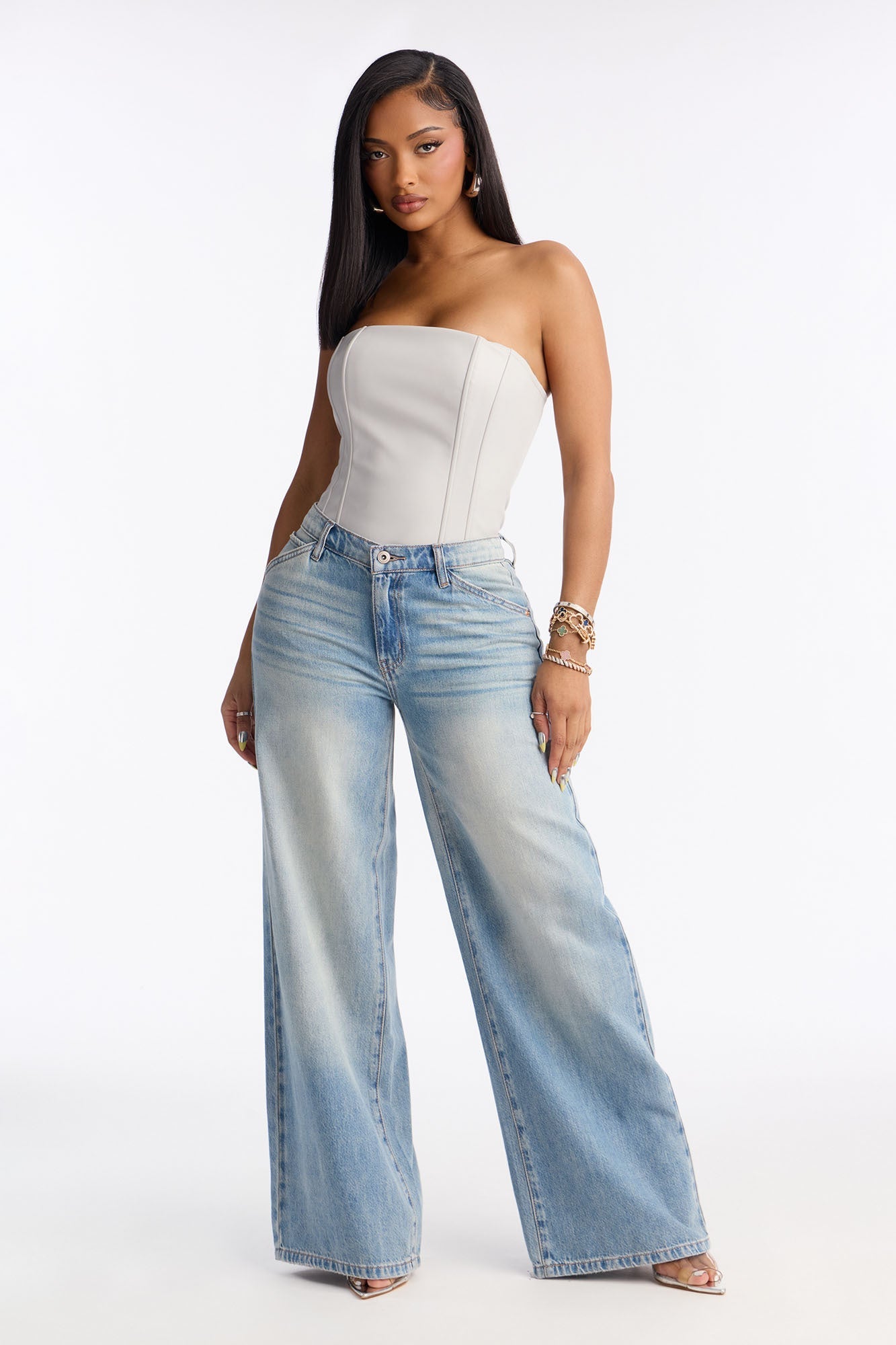 On The Low Wide Leg Jeans - Light Wash