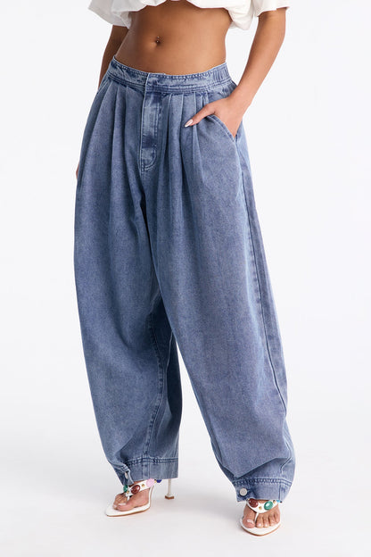 Keep Me Posted Jeans - Medium Wash