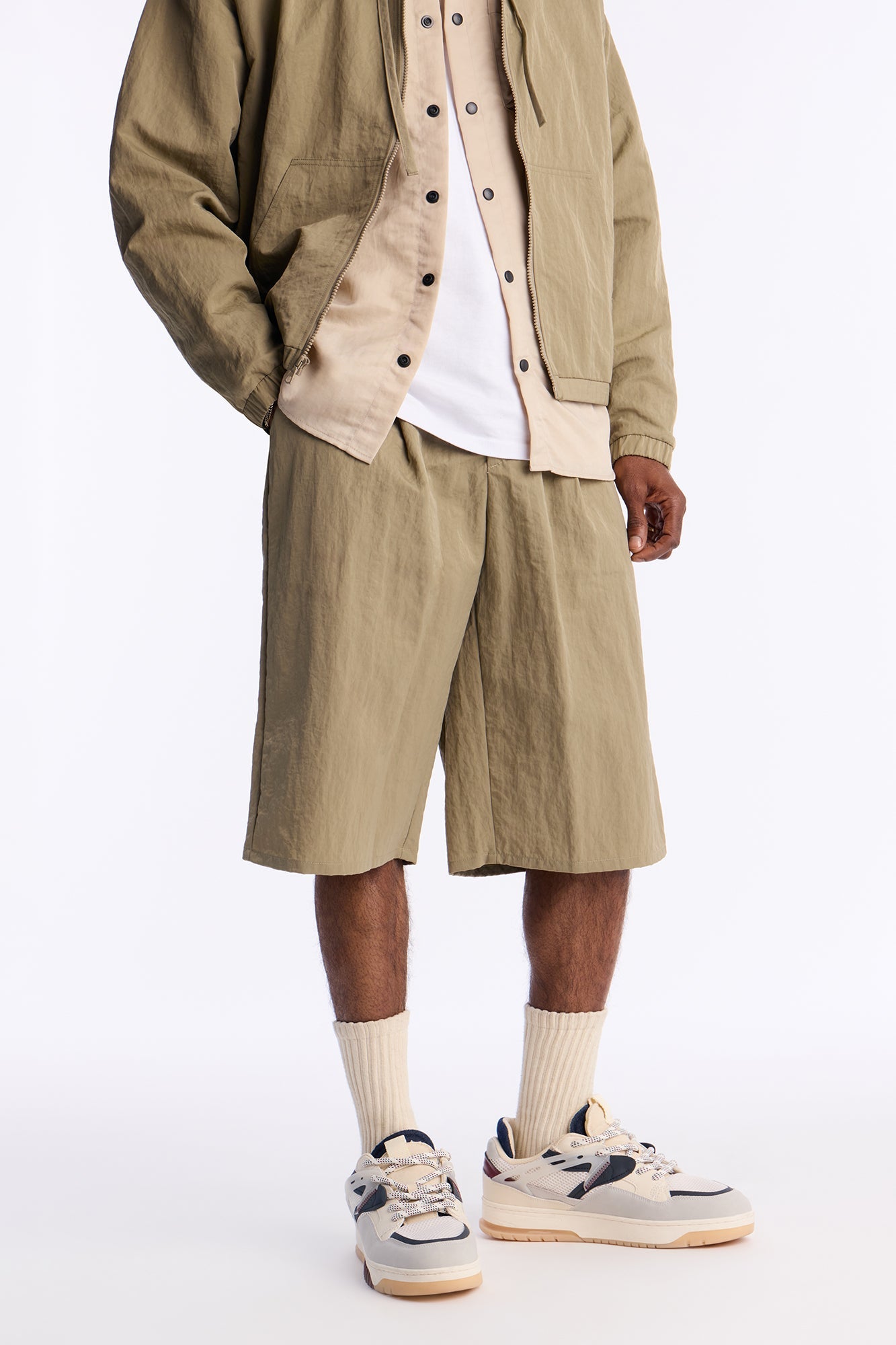 Baggy Pleated Tech Short - Khaki