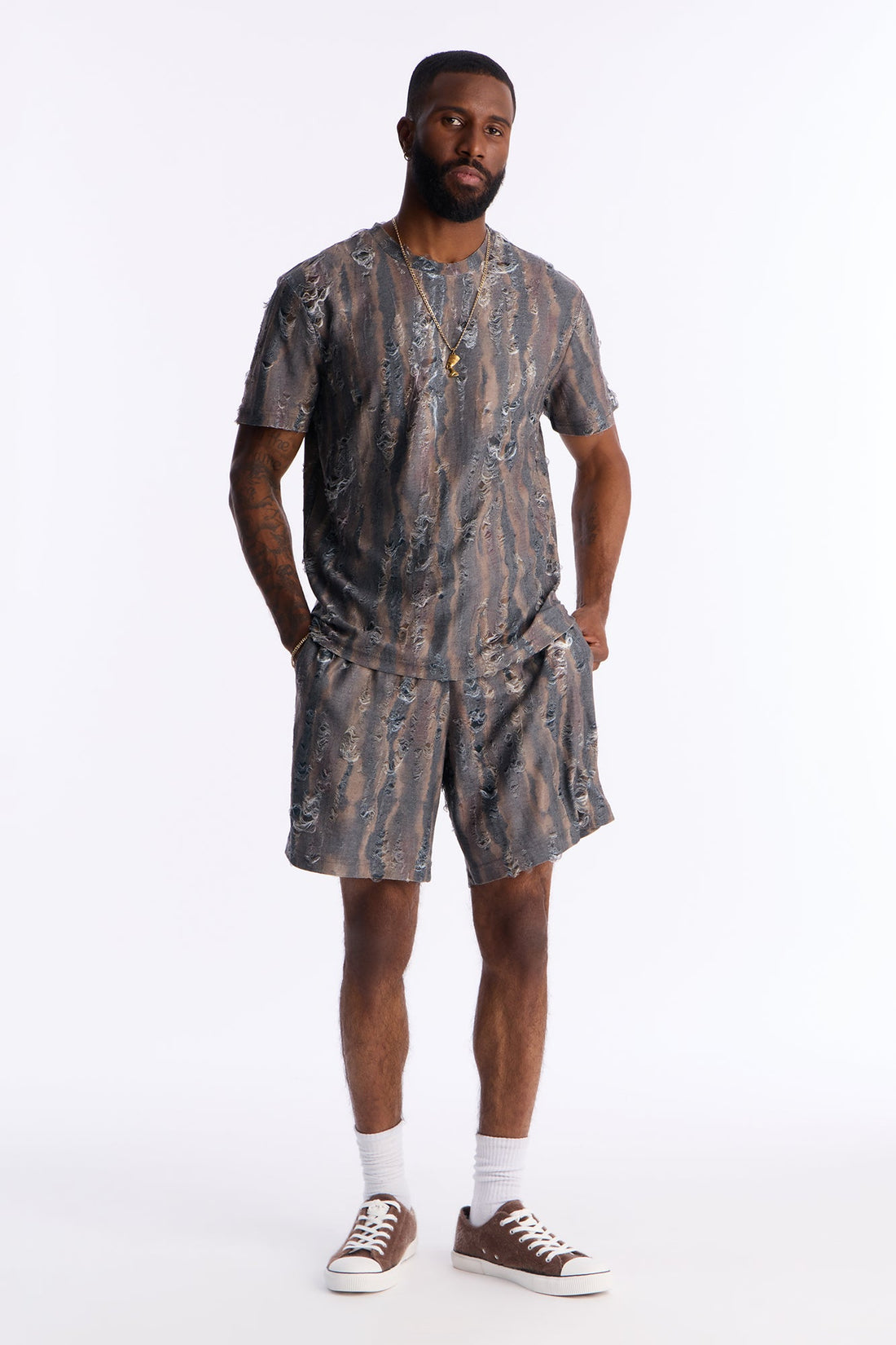 Relaxed Fragmented Realism Distressed Short - Brown